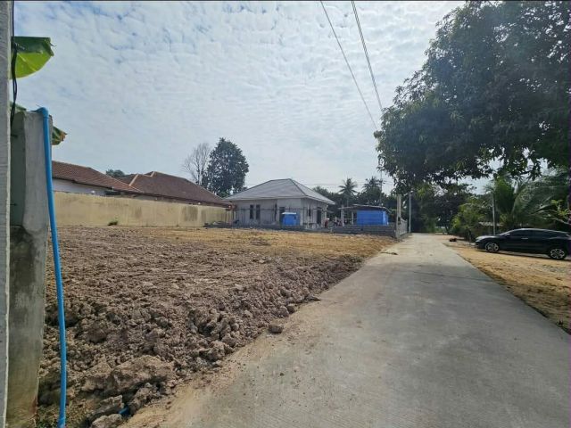 ขายที่ดินห้วยใหญ่ถมแล้ว 147 ตรว. ติดถนนคอนกรีตซอยแยกกำนัน ใกล้สยามคันทรีคลับ-7กม. อ.บางละมุง ชลบุรี