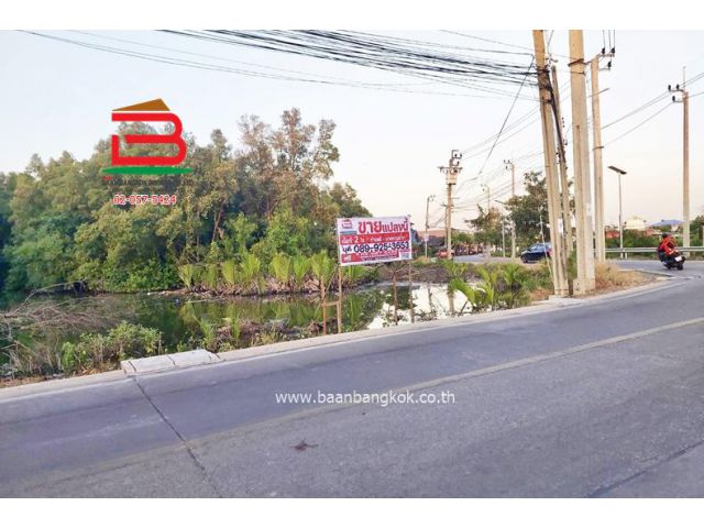 ที่ดินเปล่า เนื้อที่ 2-2-42 ไร่ ในคลองบางปลากด วัดใหญ่-คู่สร้าง ตำบลในคลองบางปลากด อำเภอพระสมุทรเจดีย์ สมุทรปราการ