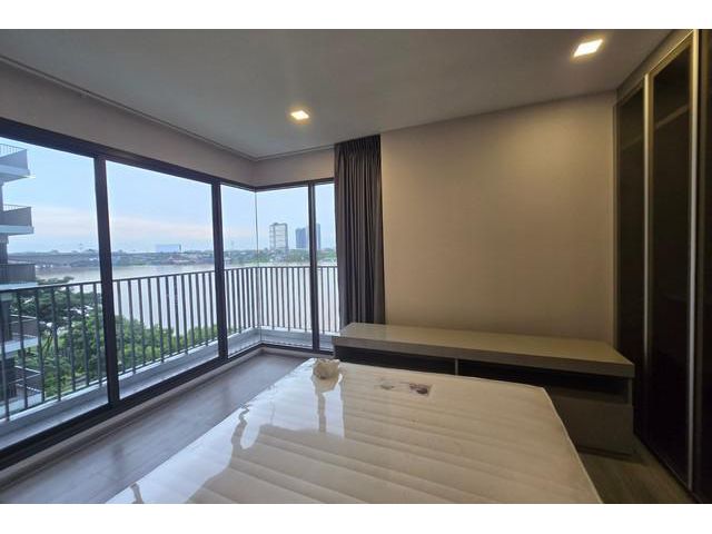 ให้เช่า คอนโด พร้อมอยู่ ริมแม่น้ำ เจ้าพระยา ห้องกว้างมาก