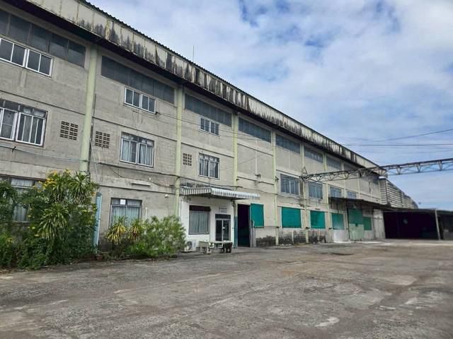 ให้เช่าโกดัง-โรงงาน ขนาดใหญ่ พานทอง ชลบุรี (มีใบรง.4)