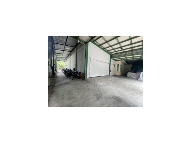 สุดยอดทำเลสีม่วงเพื่อการเติบโต! 200 ตร.ว.กว่า พร้อมโรงงาน/คลังสินค้า หน้ากว้างพิเศษ ถึง 25 เมตร!