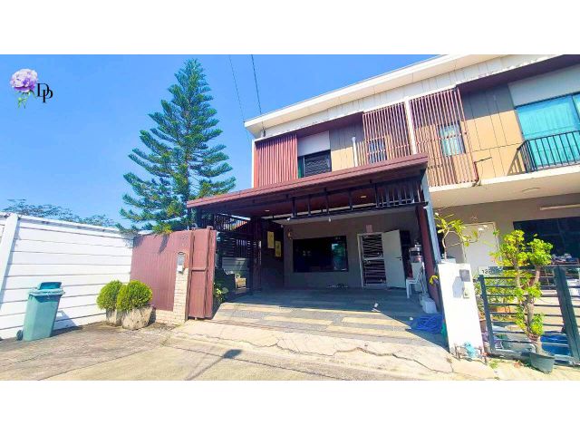 ทาวน์เฮ้าส์ เดอะคอนเนค รัตนาธิเบศร์-ราชพฤกษ์ หลังมุม