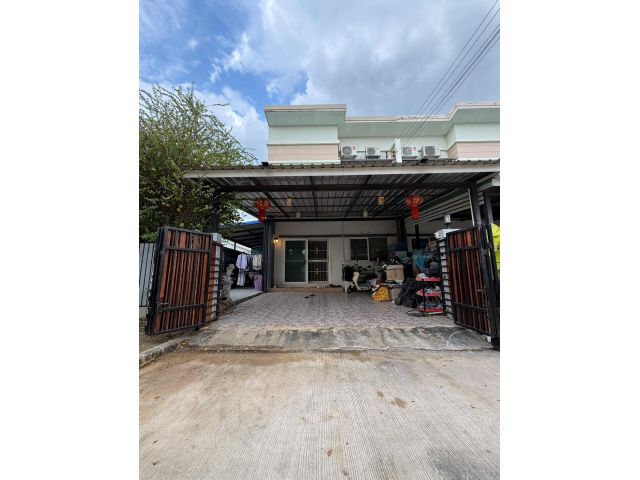 หมู่บ้านโนโววิลล์ ลำลูกกาคลอง5 30.8ตรว. ทาวน์เฮาส์หลังริม พื้นที่กว้าง พร้อมที่ชาร์จ EV ใกล้สวนน้ำ!