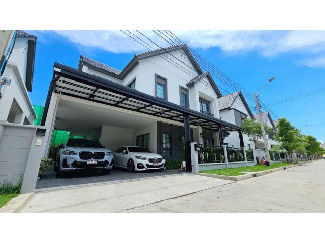 ขายบ้านเดี่ยว หมู่บ้านเซนโทร บางนา ตกแต่งบิ้วอินครบ พร้อมอยู่ (N.1932)