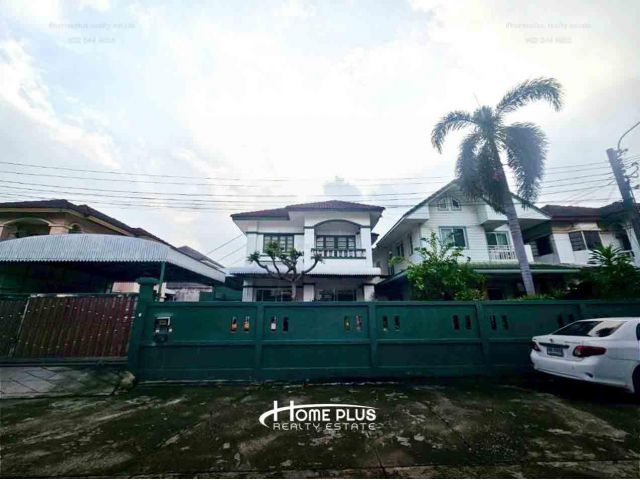 บ้านเดี่ยว 2 ชั้น หมู่บ้านธนาสุข ซอยเพชรเกษม81 (ขายพร้อมกัน 2 หลัง)