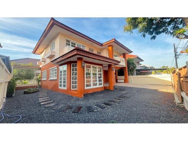 U1389 ให้เช่าบ้านเดี่ยว 2 ชั้น หมู่บ้านฟลอร่าวิวล์ สุวินทวงศ์ 38 ถนนฉลองกรุง61 บ้านติดคลองหลังบ้าน บรรยากาศธรรมชาติ ทำเ