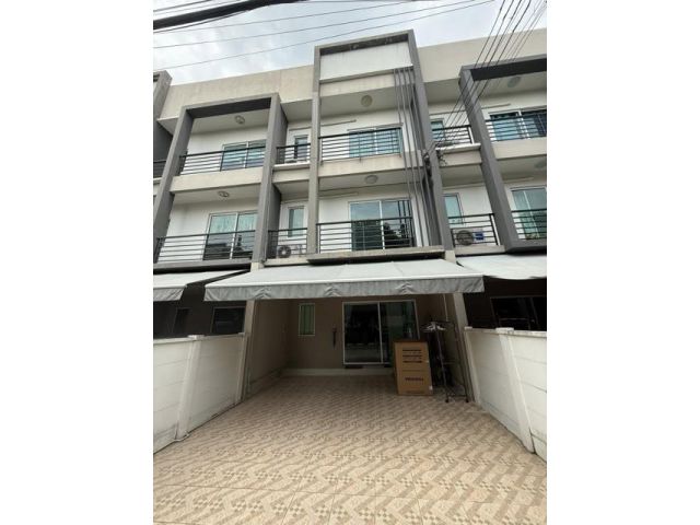 ให้เช่าทาวน์โฮม 3 ชั้น บ้านกลางเมือง ซอยอ่อนนุช 17 ถนนสุขุมวิท 77 ใกล้ BTS อ่อนนุช พร้อมเฟอร์นิเจอร์และเครื่องใช้ไฟฟ้า