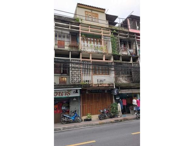 ให้เช่าและขายอาคารพาณิชย์ 4 ชั้นติดริมถนนอินทามระ ย่านห้วยขวาง