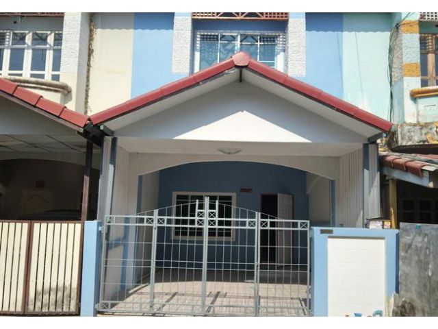 ขายทาวน์เฮ้าส์ หมู่บ้านปิยวรารมย์ 3 ถนนบ้านกล้วย-ไทรน้อย อำเภอไทรน้อย นนทบุรี