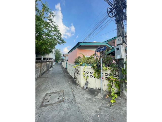 ขายที่ดิน 130 ตารางวา 990,000 บาท รถยนต์เข้าออกได้ เข้าซอยพหลโยธิน 76 หรือหน้าเซียร์รังสิตได้