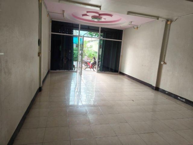 ขายทาวน์เฮาส์ 2 ชั้น ซอยนวมินทร์ อำเภอหาดใหญ่ ทำเลดี เหมาะสำหรับทำเป็นสำนักงาน ใกล้บิ๊กซี หาดใหญ่