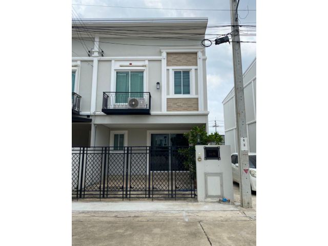 ขายทาวน์โฮม 2 ชั้น โครงการดิ ไอเฟล รามคำแหง-มิสทีน เขตสะพานสูง ทำเลดี เดินทางสะดวก ใกล้เดอะไนน์ เซ็นเตอร์ พระราม 9