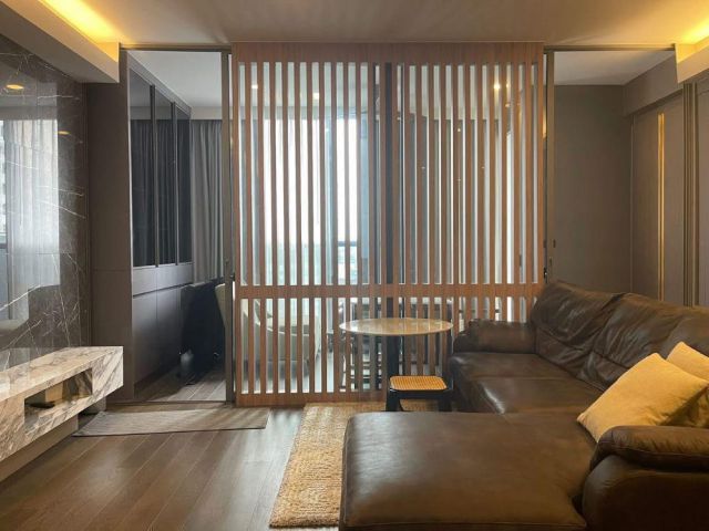 ขายคอนโดไซมิส เอ๊กซ์คลูซีพ ควีนส์ สิริกิติ์ ชั้น 9 เฟอร์นิเจอครบพร้อมอยู่ ทำเลดี เดินทางสะดวก