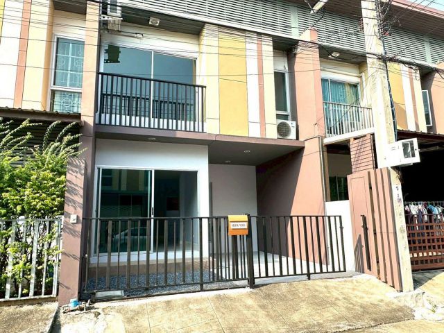 ขายทาวน์เฮ้าส์ 2 ชั้น 17 ตร.ว.หมู่บ้านสินนครวิลล์ ประชาอุทิศ–คู่สร้าง ทำเลดี ราคาเพียง 1.9 ล้าน (ฟรีโอน)