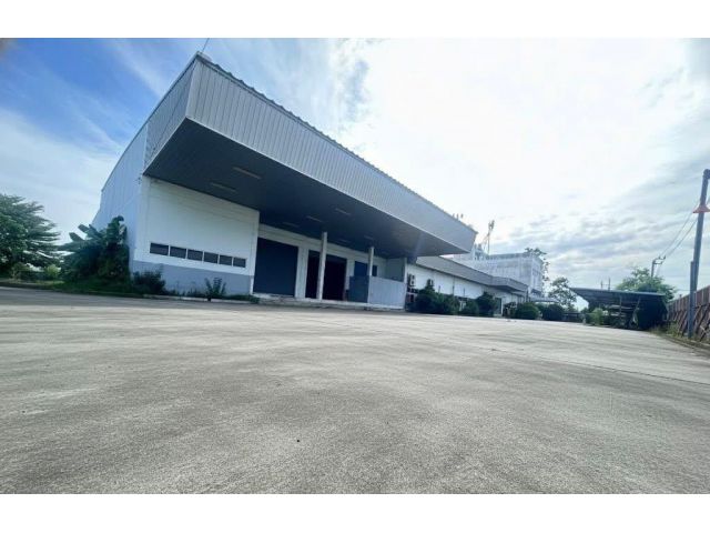 R68-088ขายโรงงานอุตสาหกรรมลาดกระบัง เนื้อที่ดิน: 4 ไร่ 90 ตร.ว พื้นที่ใช้สอย: 6,700 ตารางเมตร อาคารสำนักงาน 3 ชั้น 1,320 ตร.ม. มีใบอนุญาตโ