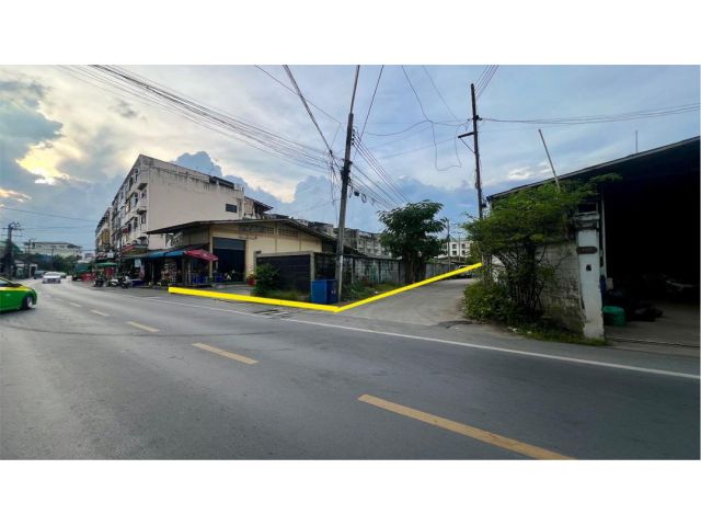 R68-082ขายที่ดินพัฒนาการ20(แปลงมุมติดซอย นุชสระบัว)ที่ดิน2-0-11 ไร่(811ตรว) -ซอยพัฒนาการ 20 เป็นซอยที่มีผู้คนอยู่อาศัยจำนวนมาก โดยส่วนใหญ่เป็นหมู่บ้า