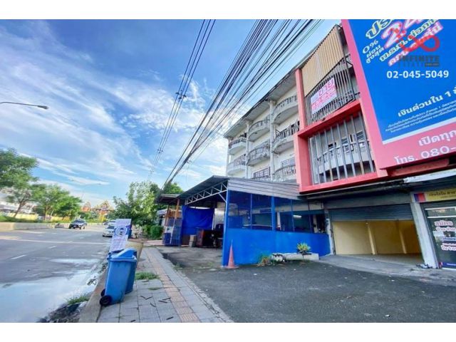 ขายอาคารพาณิชย์ 4.5ชั้น 28ตรว.ทำเลดี ติดถนน นิมิตรใหม่