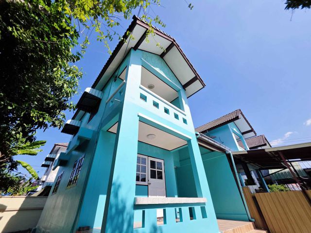 ขายบ้านแฝด 2 ชั้น รีโนเวทใหม่ทั้งหลัง ราคาดี ทำเลบางบ่อ สมุทรปราการ