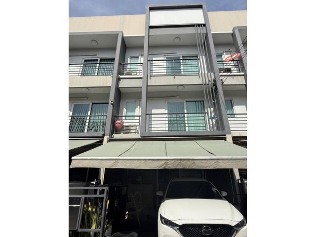 ขายทาวน์โฮม บ้านกลางเมือง สวนหลวง 3 ชั้น ซอย เฉลิมพระเกียรติ 28