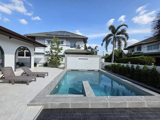 ขายบ้านพูลวิลล่า 2 ชั้น หมู่บ้านกรีนฟิลวิลล่า เขาน้อย พัทยา