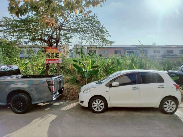 ขายด่วนที่ดินติวานนท์ 138 ตรว ใกล้โรบินสันไลฟ์สไตล์ ศรีสมาน ติดถนนคอนกรีต ถมแล้ว ซ.100 ล้าน อ.ปากเกร็ด จ.นนทบุรี