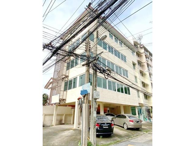 เซ็นทรัลลาดพร้าว 2 กม.MRTพหลโยธิน24 2.1กม. ซ. รัชดา25-33 100 ม