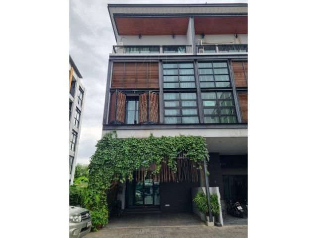 ให้เช่าทาวน์โฮม 5 ชั้น ลาดพร้าว 83 ใกล้เลียบด่วน ใกล้ MRTลาดพร้าว