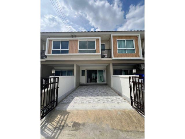 ให้เช่าบ้านทาวน์โฮม 2 ชั้น ( มือหนึ่ง ) โนโววิลล์ คลอง 1 ซอย รังสิต - นครนายก 19 20 ตร.ว. ธัญบุรี ใกล้เซียร์รังสิต