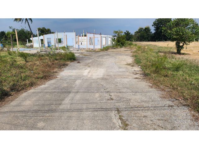 ขายที่ดินเปล่าเนื้อที่1ไร่1งาน09ตรว. หลังติดคลอง