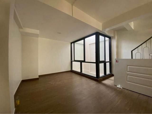 P1728 ขายตึกแถว อาคาร 4.5 ชั้น ซอยประชาสงเคราะห์ 33