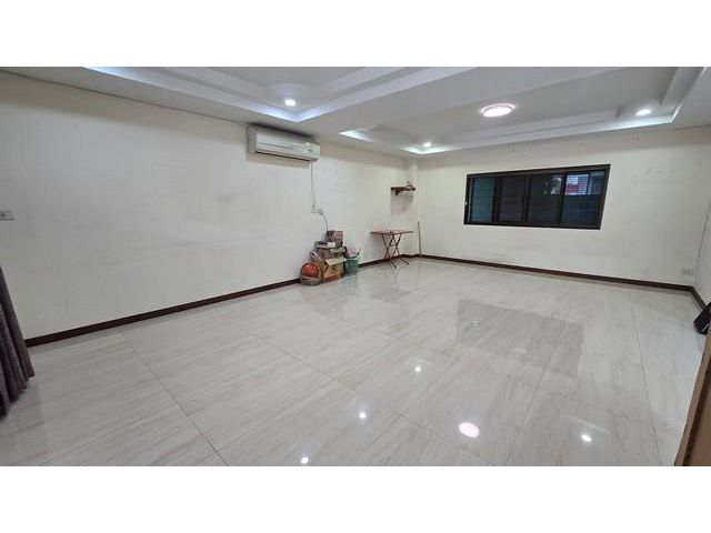 P1727 ให้เช่าอาคาร 5 ชั้น ซอยประชาราษฎร์บำเพ็ญ15