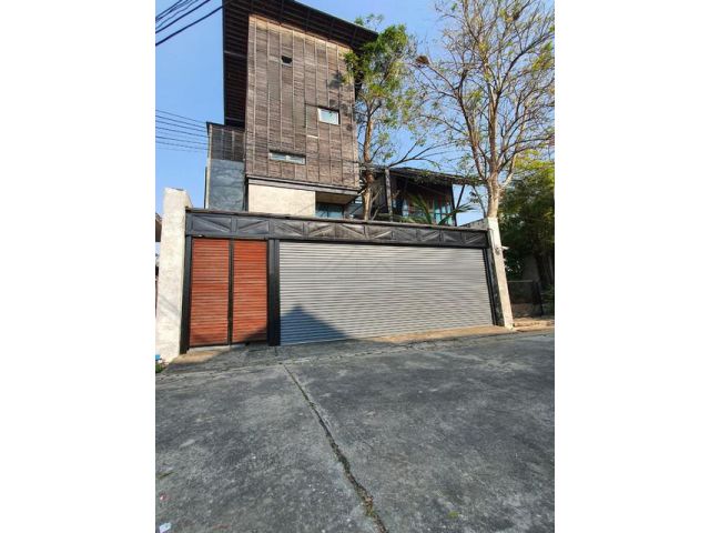 ขายโฮมออฟฟิศ 3 ชั้นครึ่ง 430 ตรม style โมเดิร์นทรอปิคอล โชคชัย 4