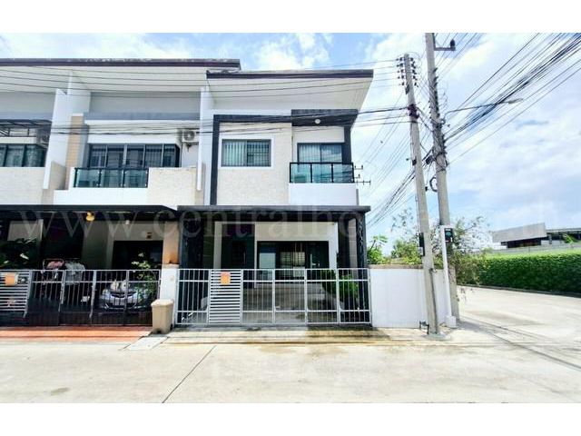 ลดราคาด่วน ทาวน์โฮม ลิฟวิ่ง เรสซิเดนซ์ รังสิต - ราชพฤกษ์ หลังมุม