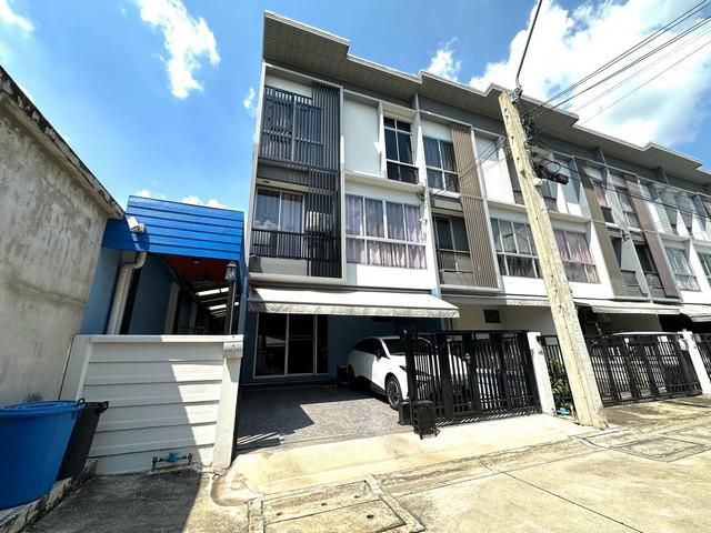 ทาวน์โฮม 3 ชั้น ห้องมุม ม.สัมมากร อเวนิว รามอินทรา–วงแหวน