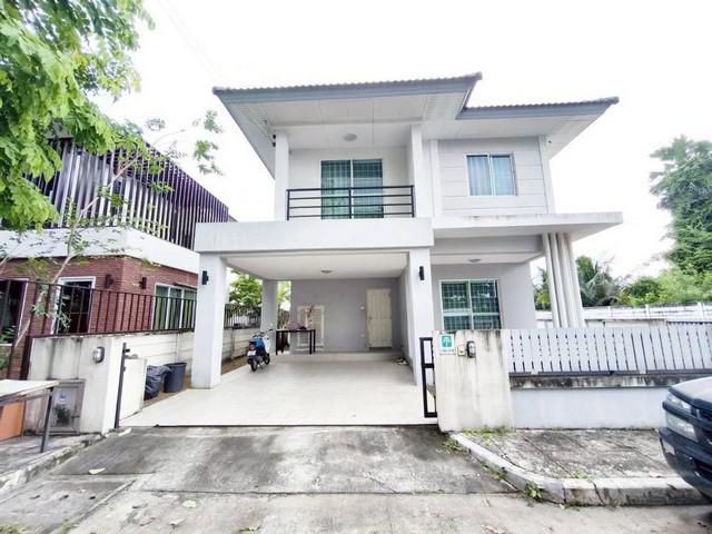 ให้เช่าบ้านเดี่ยว2ชั้น มบ.เดอะทรี 3นอน ใกล้ปิ่นทอง ศรีราชา ชลบุรี