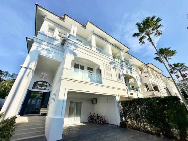 H984 ขายพูลวิลล่าสุดหรู ใกล้ชายหาดนาจอมเทียนเพียง 100 เมตร 5 ห้องนอน 6 ห้องน้ำ