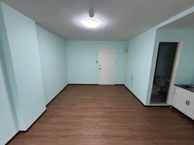 ขายคอนโดลุมพินี ทาวน์ชิป รังสิต-คลอง 1 ตึก B 6 ชั้น 6 ห้องสตูดิโอ ขนาด 21.5 ตร.ม. ใกล้ลิฟท์ วิวสวย ใกล้ฟิวเจอร์ รังสิต