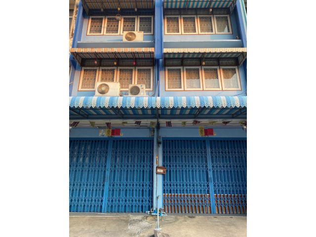 ขายอาคารพาณิชย์ 3 ชั้น 2 คูหา 20 ตร.ว. 80 ตร.ม. มีดาดฟ้า ซอยเพชรเกษม 25/2 ใกล้รถไฟฟ้าBTS บางหว้า ซีคอนบางแค