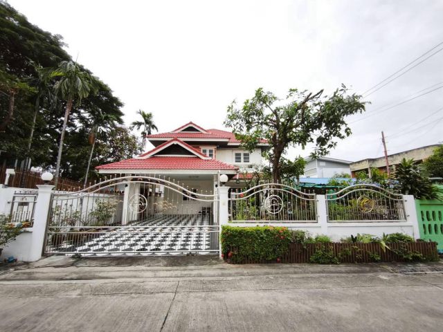 ขายด่วน! บ้านเดี่ยว 2 ชั้น หลังใหญ่ ทำเลดี ซอยสามมัคคี 20 แยก 4 (นนทบุรี)