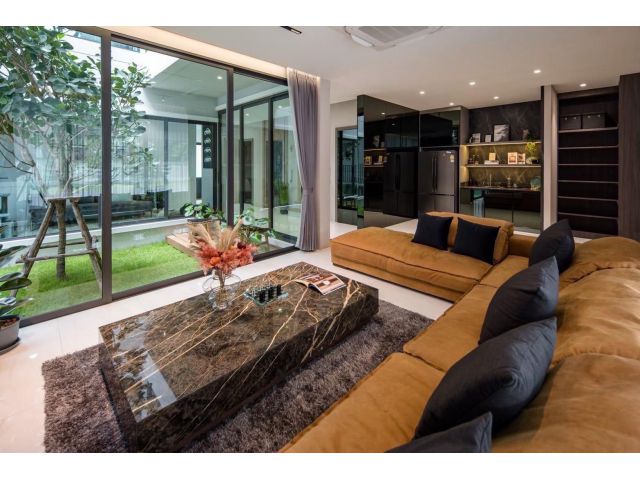 ขายบ้านเดี่ยว Luxury 3 ชั้น Highbury วัชรพล-รามอินทรา ที่ดิน 60 ตร.วา แต่งครบทั้งหลัง พร้อมลิฟต์และสระว่ายน้ำส่วนตัว   ท