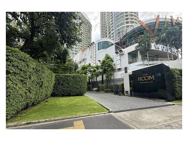 ขายต่ำกว่าราคาประเมิน คอนโด 2 ห้องนอน เดอะรูม สุขุมวิท 69 ใกล้รถไฟฟ้า ห้องสวย ครบ คุ้ม พร้อมอยู่