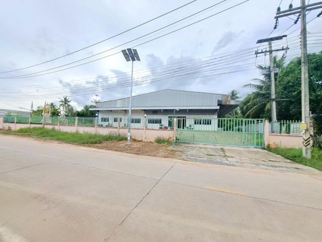 ขายโรงงานพร้อมสำนักงาน เนื้อที่ 1 ไร่ 176 ตร.วา ใกล้นิคมอมตะซิตี้ระยอง