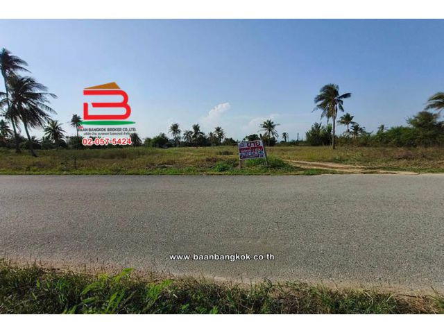 ที่ดินเปล่า เนื้อที่ 33-0-38 ไร่ ซอยสันตินคร ใกล้หมู่บ้านศิริวรรณ ถนนเพชรเกษม ตำบลอ่าวน้อย อำเภอเมืองประจวบคีรีขันธ์ ประจวบคีรีขันธ์