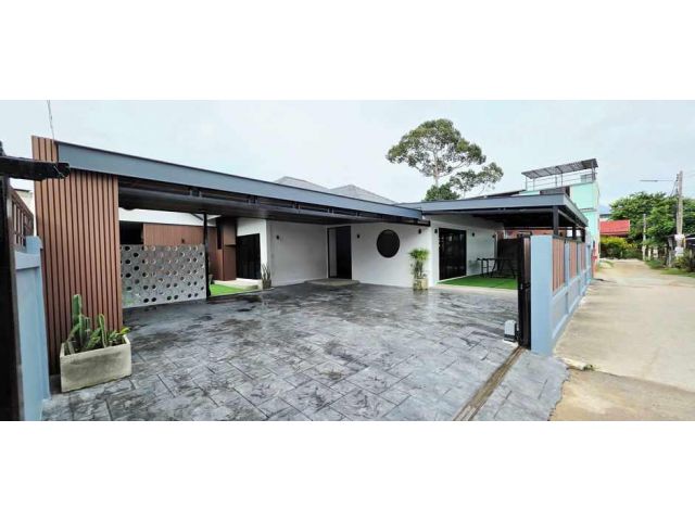 H985 ให้เช่าบ้านสวย ดีไซน์โมเดิร์น 3 ห้องนอน ทำเลดี ซอย สุขุมวิท-พัทยา 15