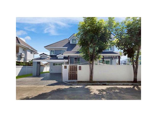 บ้านสวย หลังใหญ่ สไตล์อังกฤษ  พื้นที่ 110 ตารางวา  หมู่บ้านบริติช พาร์ค ทวีวัฒนา เพชรเกษม