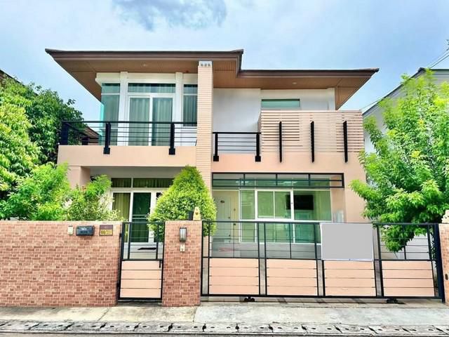 ให้เช่าบ้านเดี่ยว 2 ชั้น เดอะ บูเลอวาร์ด ศรีราชา เดินทางใกล้บายพา