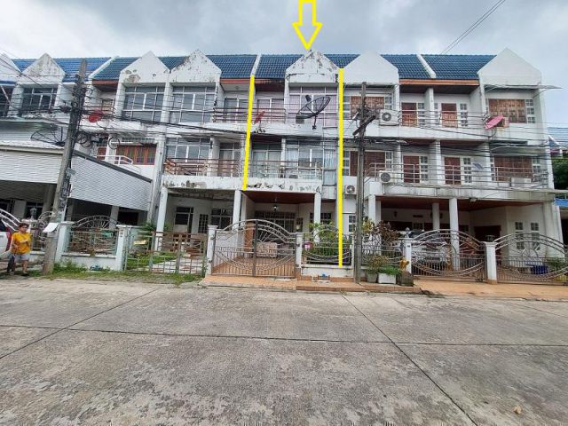 ขายทาวน์เฮ้าส์ ซอยคู้บอน 27 แยก 2 ทาวน์เฮ้าส์ 3 ชั้น 22.6 วา ใกล้รถไฟฟ้าสายสีชมพู สถานีคู๊บอน ซอยคู้บอน 27 แยก 2 แขวงรามอินทรา เขตคันนายาว กรุงเทพฯ