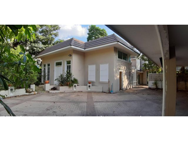 ขายบ้านเดี่ยว ซอยรามคำแหง 12 บ้านชั้นเดียว 404 วา ใกล้รถไฟฟ้าใต้ดินสายสีส้ม OR16 สถานี รามคำแหง 12 แขวงหัวหมาก เขตบางกะปิ กรุงเทพฯ