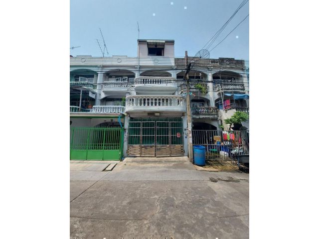 ขายทาวน์เฮ้าส์ 4 ชั้น 17 วา 4 ห้องนอน 3 ห้องน้ำ แอร์ 5 ตัว อยู่ถนนเอกชัย ซอย 86 แขวง บางบอน เขตบางบอน กรุงเทพมหานคร