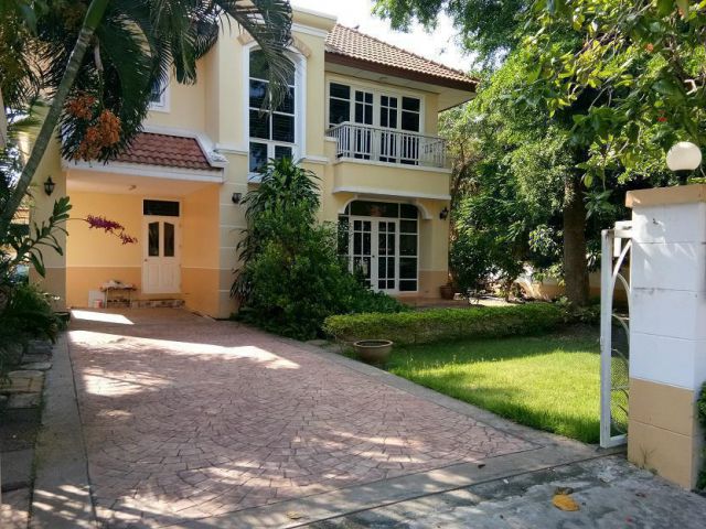 ขายบ้านเดี่ยว 2 ชั้น ห 100 วา 3 ห้องนอน 3 ห้องน้ำ หมู่บ้านเลคการ์เด้น วิลเลจ ลาดกระบัง แขวงขุมทอง เขตลาดกระบัง กรุงเทพฯ